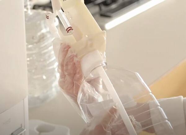 アキュアマインは交換式タンクを採用している