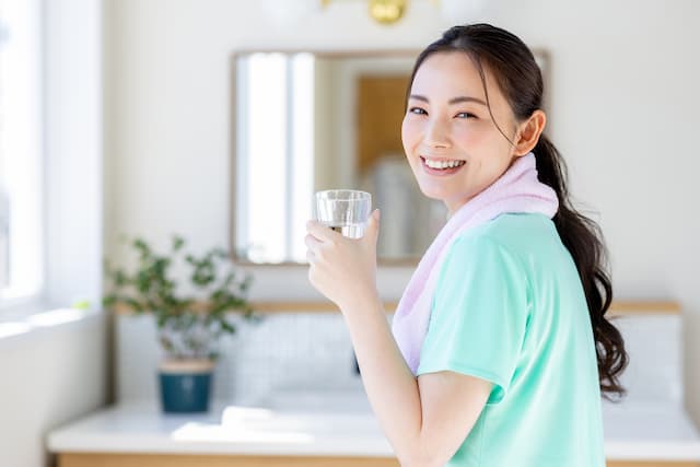 すぐに水が飲めるのがウォーターサーバーのメリット